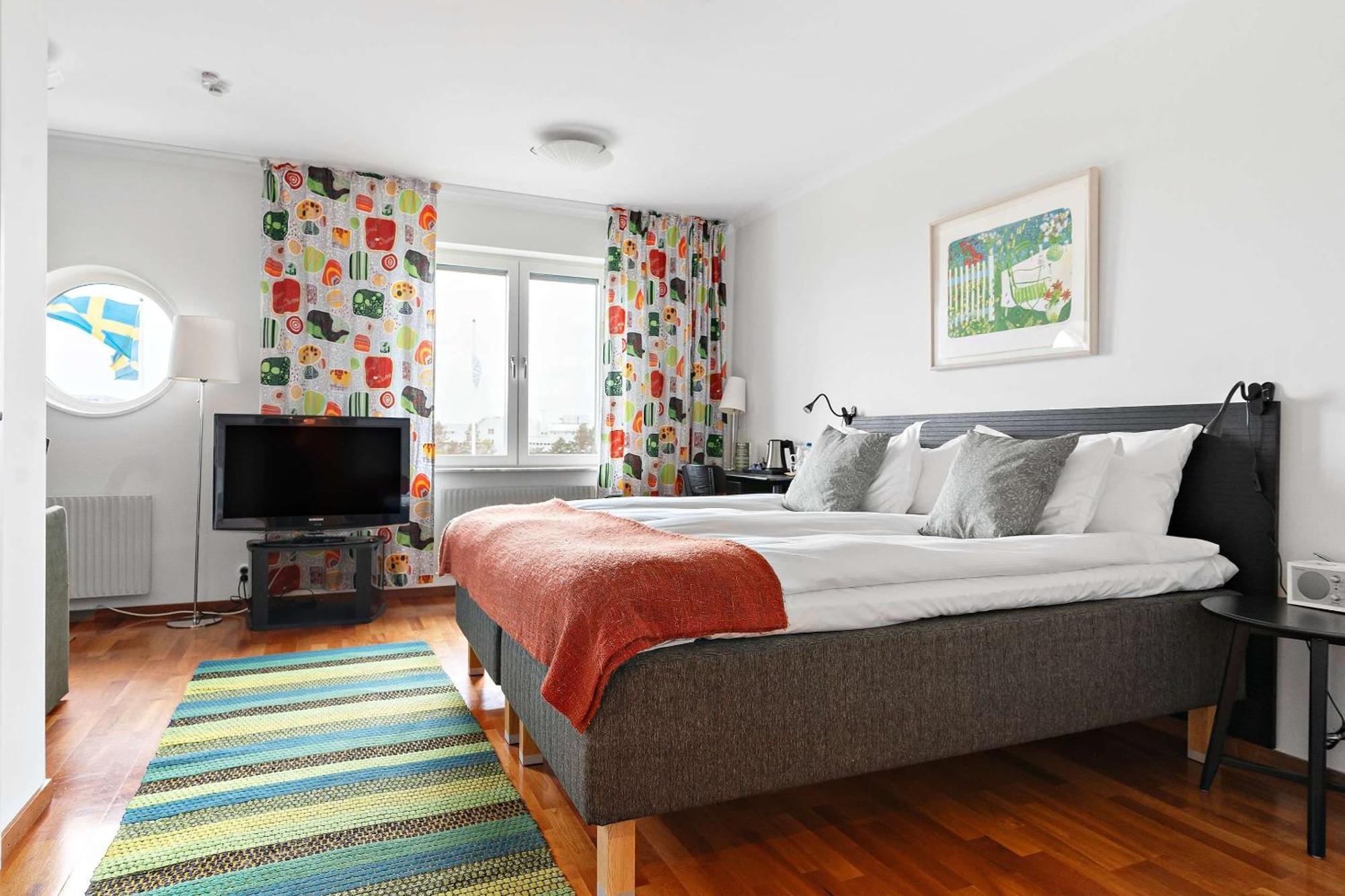 Airport Hotel, Western Premier Collection Hotell 4*