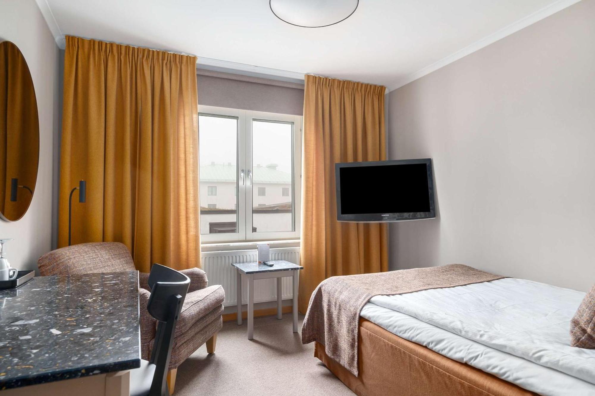 Airport Hotel, Western Premier Collection